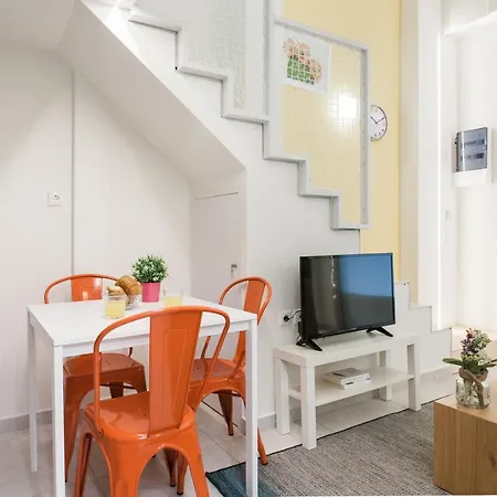 Relax In This Funky Loft Next To Metro! Athens Exterior photo