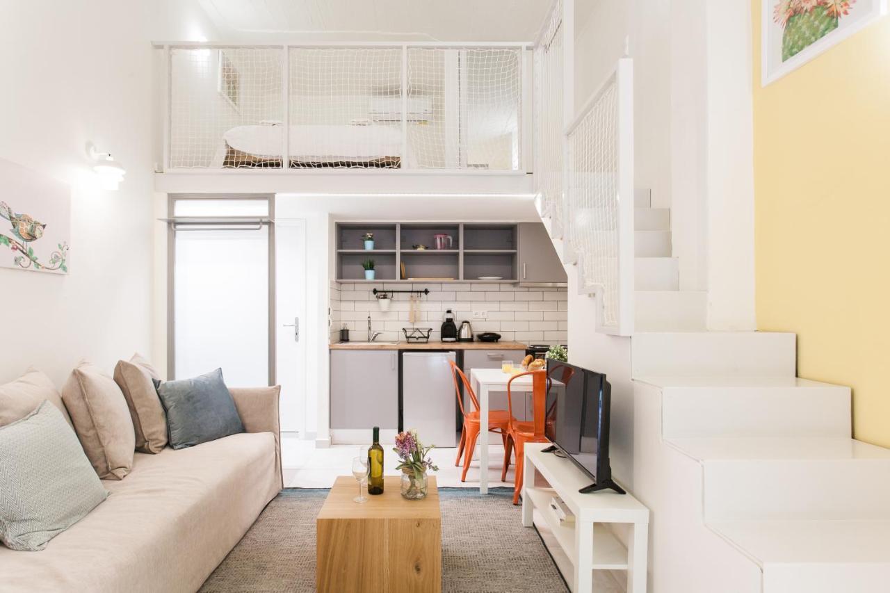 Relax In Funky Loft Next To Metro! Athènes
