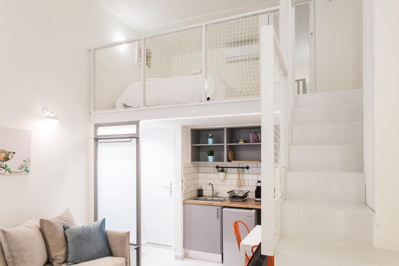 Relax In Funky Loft Next To Metro!