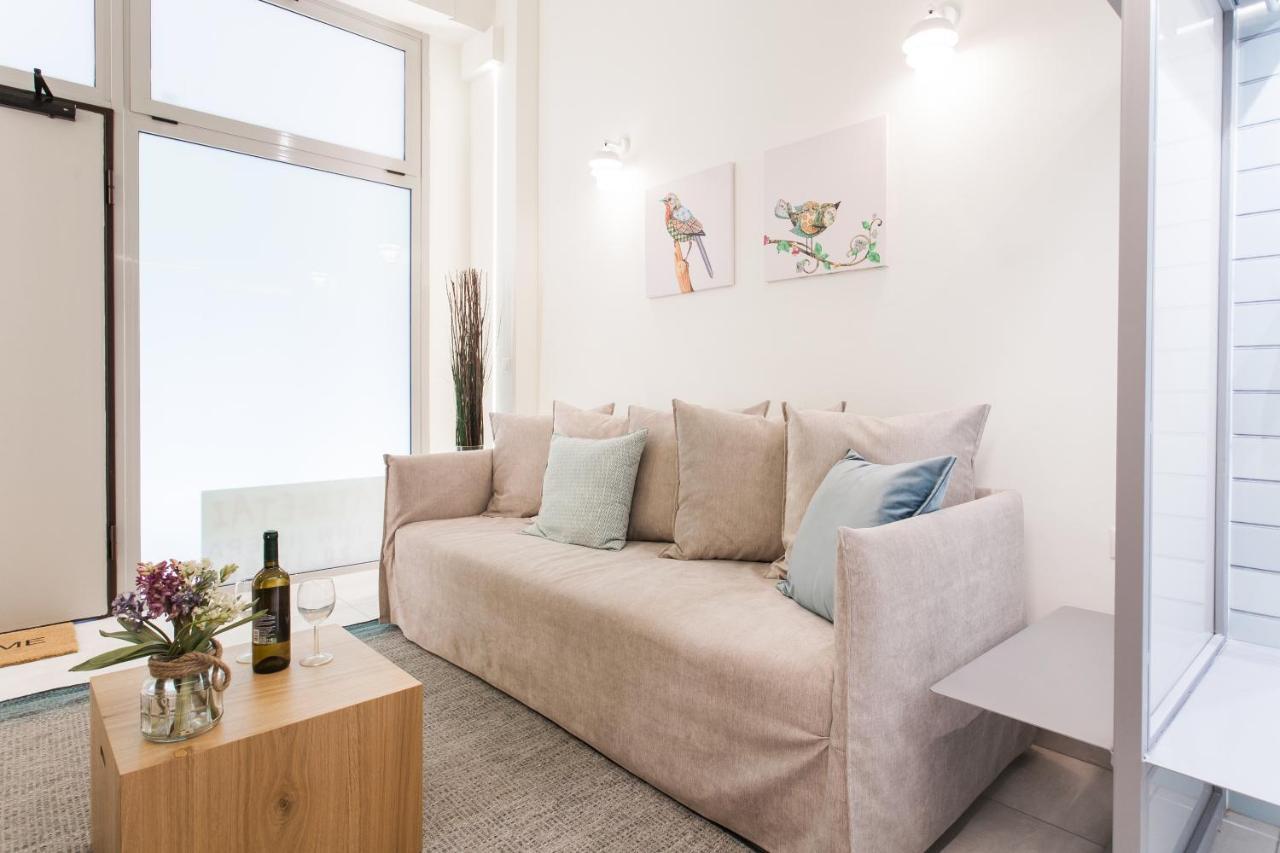 Relax In Funky Loft Next To Metro!